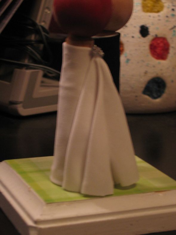 Peg Doll Caketopper Tutorial :  wedding diy cake topper peg dolls craft topper Caketopper 004